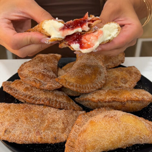 The Sweetest Crunch: Viral Strawberry Cheesecake Pastelitos 🍓🍰