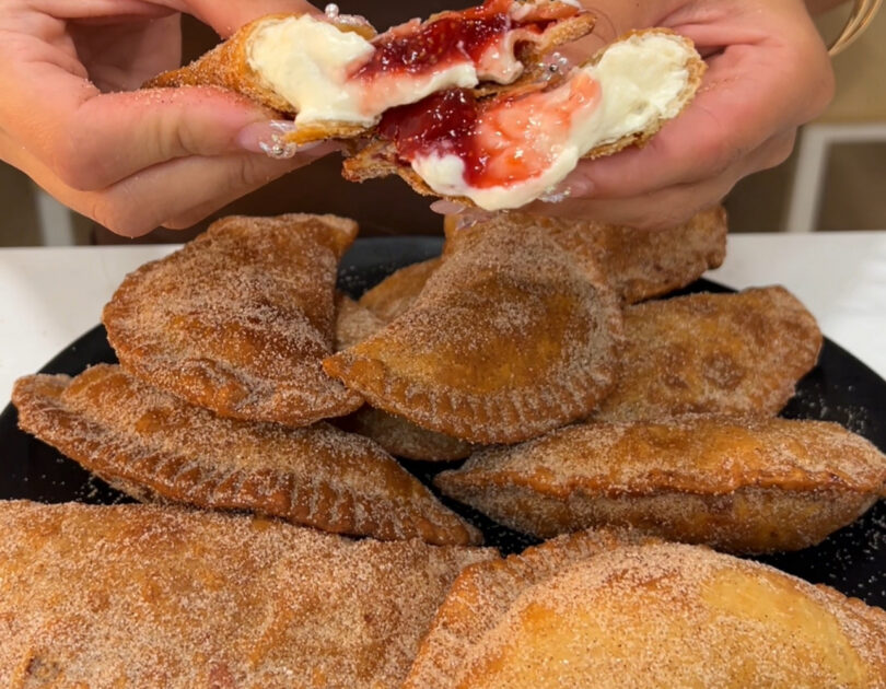 Strawberry Cheesecake Pastelitos 🍓🥟