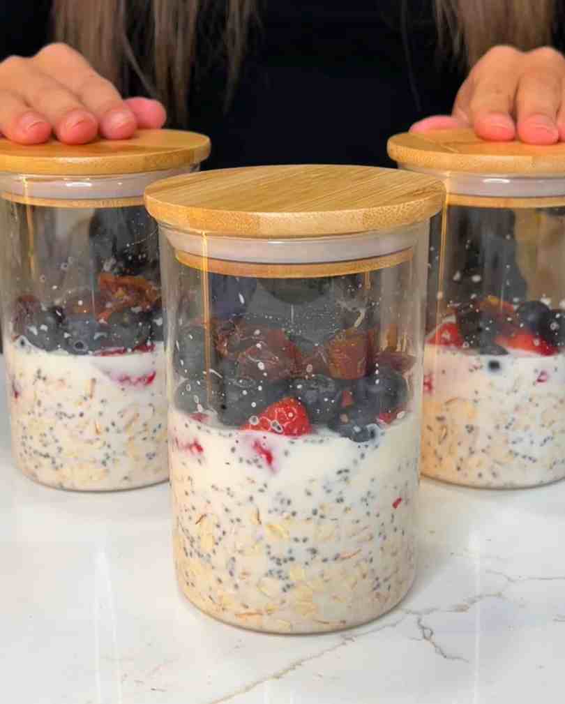 Healthy Berry Overnight Oats | Easy No Cook Breakfast