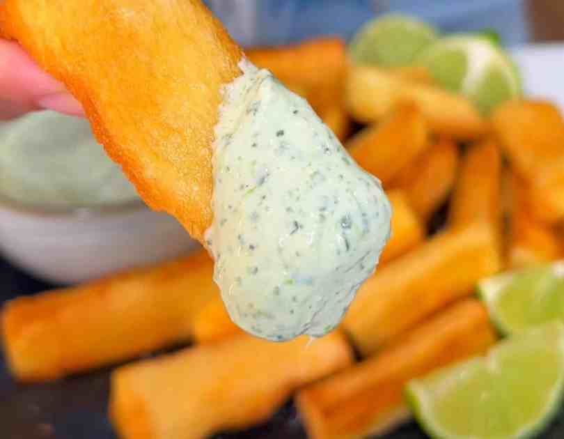 Yuca Frita w/ cilantro garlic sauce 🇩🇴🍋‍🟩
