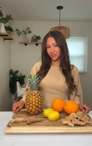 pineapple juice, juicing, wellness shots, healthy homemade juice, ginger turmeric juice